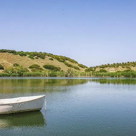 2 Bedroom Gorgeous In Prázdninový dům